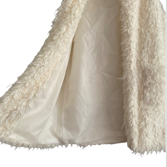 Faux Fur White Fuzzy Vest with Hood size small - Picture 5 of 6